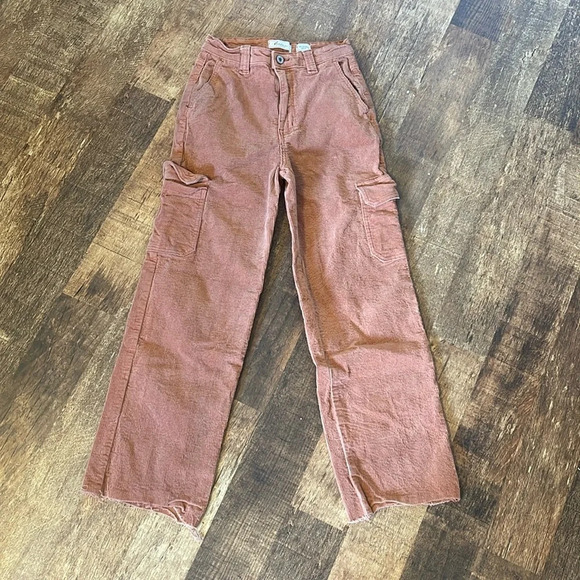 KanCan Signature 90s Cropped Wide Leg Corduroy Cargo Pant - Picture 5 of 10